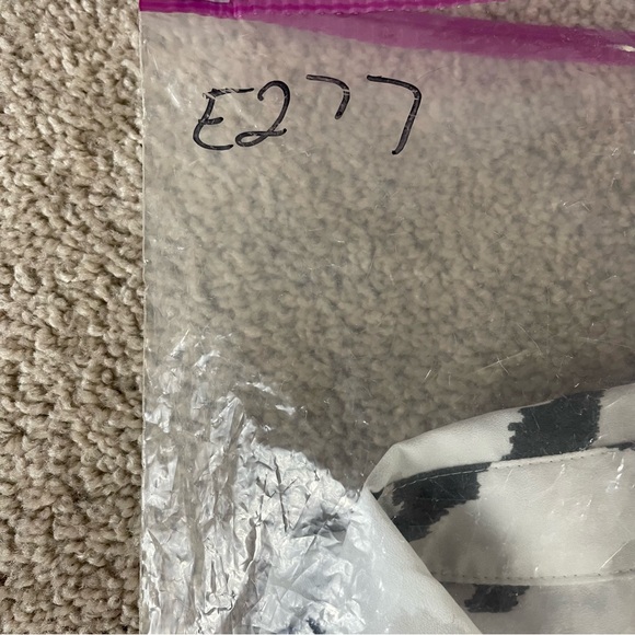 Banana Republic Women's XL Dillon Shirt White Gray Button Front Semi Sheer E277 - Picture 10 of 10